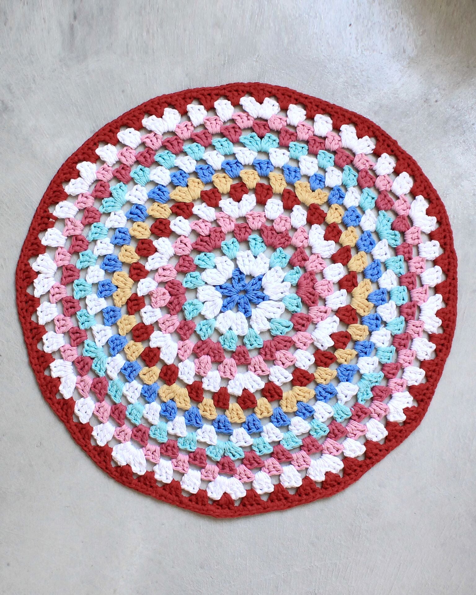 Easy Granny Rug Round Crochet Pattern For Beginners Maggie S