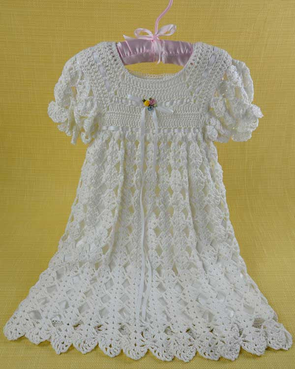 Christening gown and bonnet crochet pattern ⋆ Crochet Kingdom